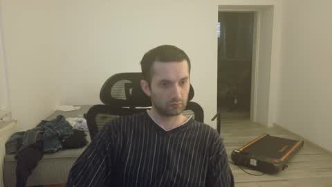 londonboy918070 online show from March 1, 12:12 pm