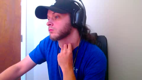 Snapshot of long_18 chatting on September 14, 8:55 pm Long18 online show from September 14, 8:55 pm