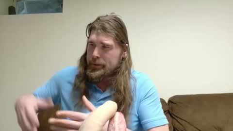 longhairedfreak1921 online show from April 1, 1:41 pm