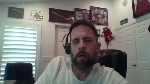 lookyherre online show from April 21, 4:57 pm