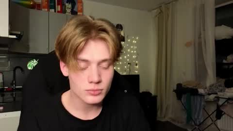 louie_evans online show from February 24, 10:21 pm