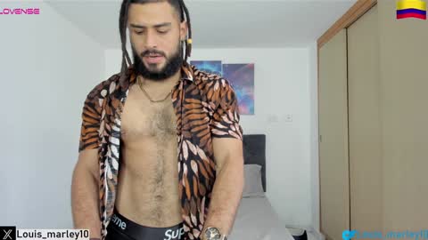 louis_marley_ online show from January 7, 8:31 pm