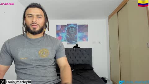 louis_marley_ online show from February 6, 8:45 pm