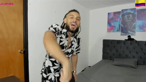 louis_marley_ online show from December 21, 1:47 am