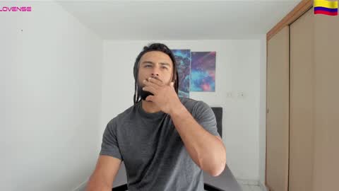 louis_marley_ online show from December 29, 2:42 pm