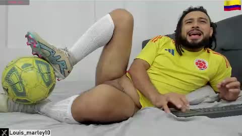 louis_marley_ online show from July 6, 3:03 pm