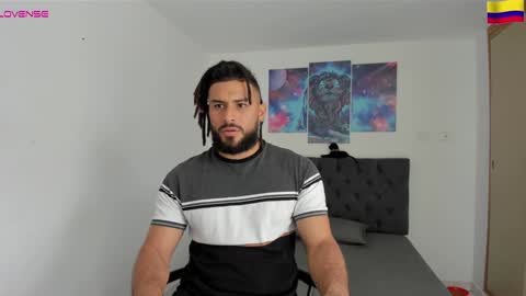 louis_marley_ online show from December 19, 5:50 pm