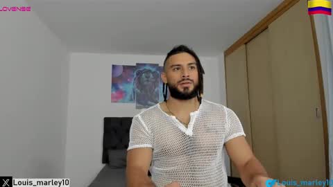 louis_marley_ online show from February 11, 10:50 pm