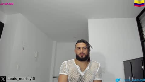 louis_marley_ online show from December 6, 3:30 am