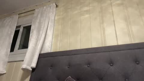 loved19 online show from December 22, 11:02 pm