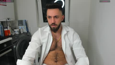 Snapshot of lovermike_ chatting on December 31, 9:06 pm Mike online show from December 31, 9:06 pm