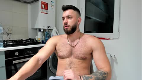 Snapshot of lovermike_ chatting on December 6, 11:14 pm Mike online show from December 6, 11:14 pm