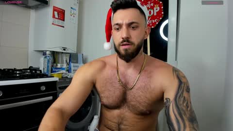 Snapshot of lovermike_ chatting on December 25, 9:00 pm Mike online show from December 25, 9:00 pm