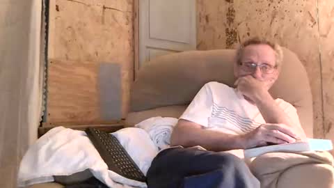 just here to have fun and cum online show from November 16, 12:40 pm