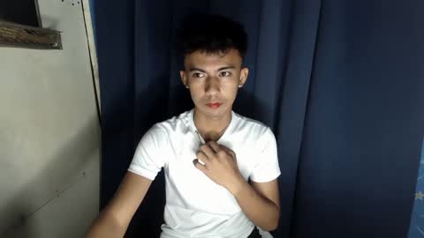 lovetosuckxox online show from February 16, 12:43 pm