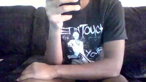 lowkeyme28 online show from February 5, 6:04 pm