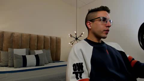 luca_morettii online show from September 23, 12:26 pm