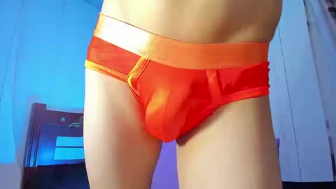 Snapshot of lucaas_king chatting on September 22, 9:25 pm Lukas online show from September 22, 9:25 pm