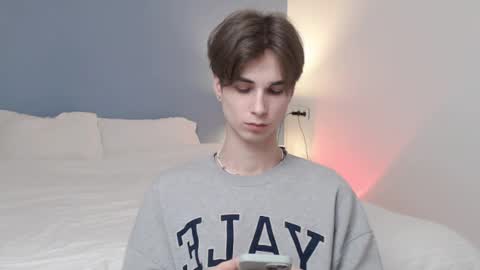 lucacharm online show from February 19, 11:46 pm