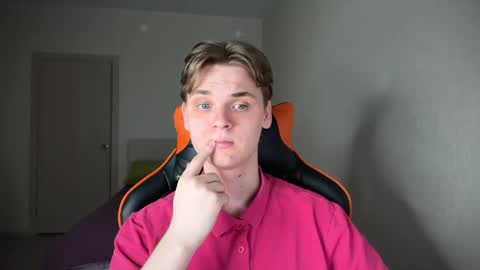 Lucas Gill online show from February 24, 1:57 am