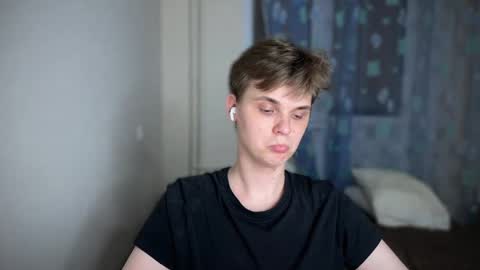 Lucas Gill online show from December 12, 6:21 pm