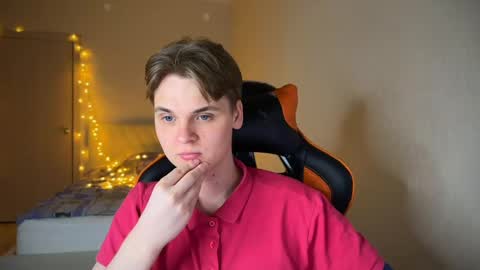 Lucas Gill online show from February 14, 1:45 am