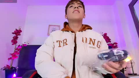 Lucas lovee online show from April 2, 2:03 pm