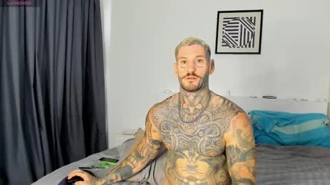 lucasexclusive online show from November 29, 3:30 am