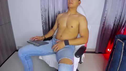 Leo online show from December 22, 11:40 am