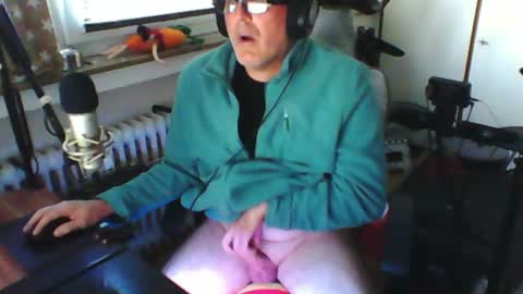        call me  Stefan online show from July 3, 5:17 pm
