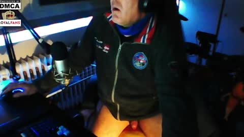        call me  Stefan online show from February 8, 10:08 pm