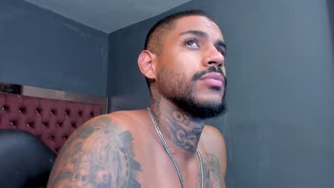 Snapshot of luigi1_ chatting on January 30, 3:00 am Luigi Vitale online show from January 30, 3:00 am
