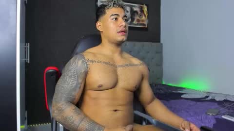 Luigi Independent model online show from September 12, 2:11 am