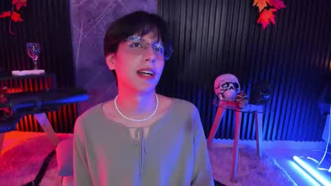 luixdust1 online show from October 22, 6:39 am