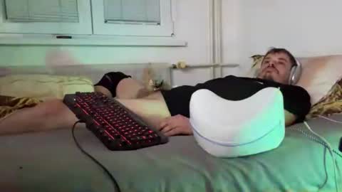 Luk  online show from December 17, 2:30 am