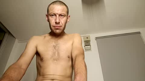 lukaszswitala189 online show from August 9, 2:41 am
