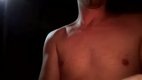 lukeeeeey96 online show from November 12, 2:39 am