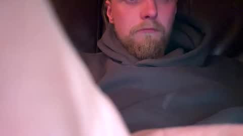 lukeeeeey96 online show from March 19, 1:31 am