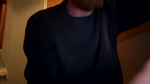 Snapshot of lukeeeeey96 chatting on January 15, 6:33 am lukeeeeey96 online show from January 15, 6:33 am