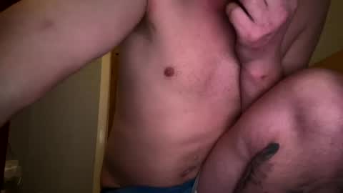 Snapshot of lukeeeeey96 chatting on February 5, 11:17 pm lukeeeeey96 online show from February 5, 11:17 pm