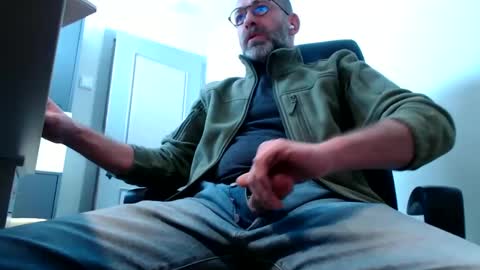 Snapshot of lure4beef chatting on February 14, 12:14 pm lure4beef online show from February 14, 12:14 pm