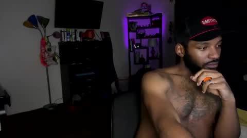 luverboi online show from December 7, 1:48 am