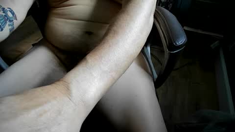 luvin4u1977 online show from June 7, 9:33 pm