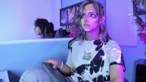 Luxiel 3 online show from November 25, 10:56 pm