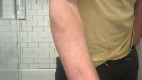 lvguynextdoor440656 online show from November 8, 4:32 pm