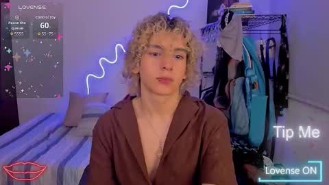 Lyric online show from December 3, 4:07 am