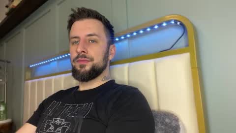 m_stephen online show from April 19, 3:17 am