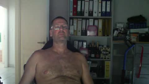 macfly67 online show from August 9, 6:14 pm