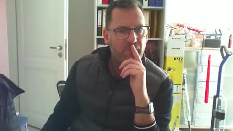 macfly67 online show from January 16, 8:17 am