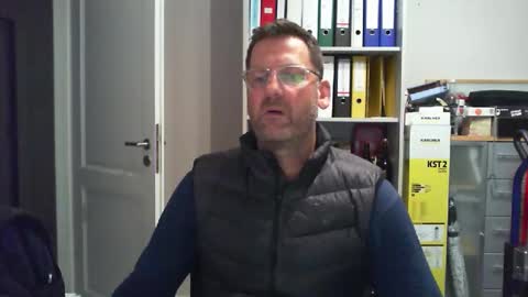 macfly67 online show from November 25, 6:21 pm